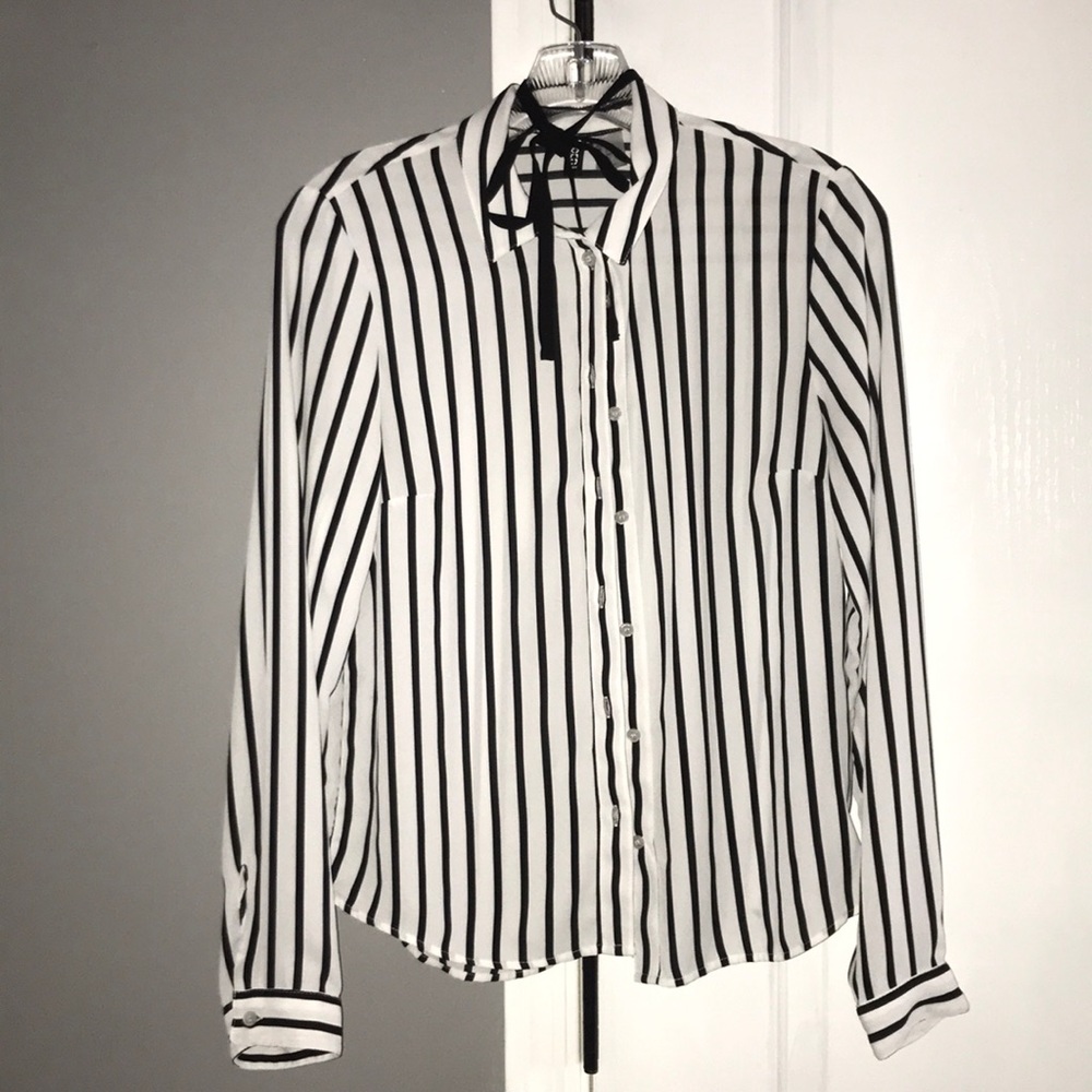 H&M DIVIDED black and white striped blouse